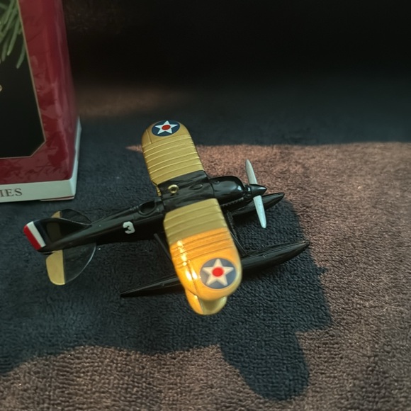 NIB Hallmark Keepsake Curtiss R3C-2 Seaplane Ornament 3rd in series - Picture 6 of 6